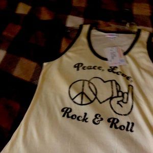 Ladies LuLaRoe Shirt